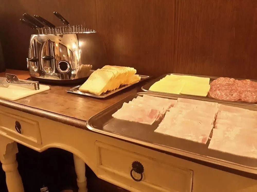 ホテル ヴァルマリーナ カレンツァーノ